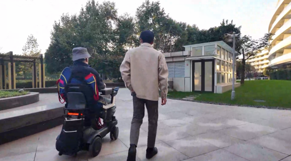 生计场景驾驭新冲突:高位截瘫患者通过脑电信号,褂讪操控智能轮椅与机器狗!